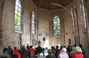 Panoroma Besucherränge in der Wintringer Kapelle