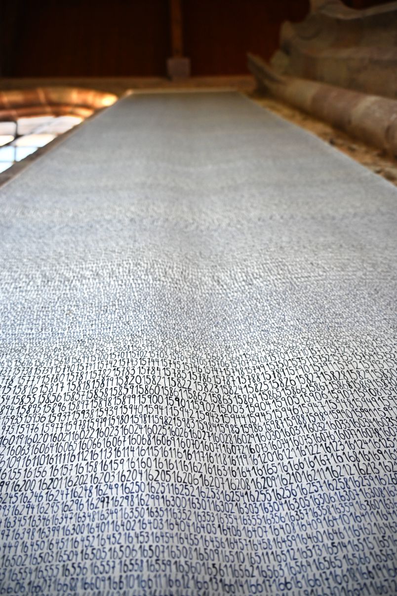 Zahlenbahn 2012 | 1 –19180, Blaue Tinte auf Japanpapier L: 4,60 m