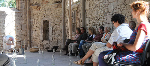 Zuschauer während der Veranstaltung in der Wintringer Kapelle